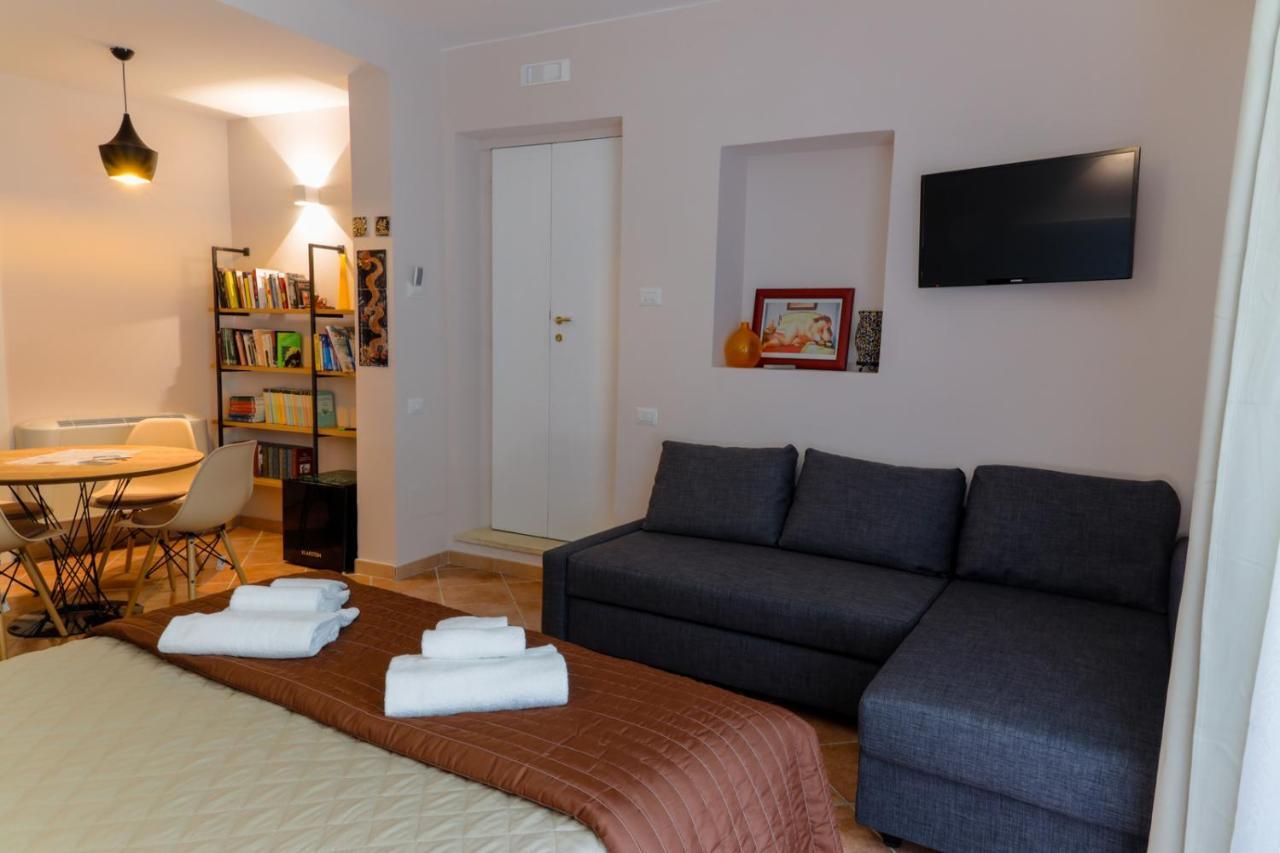 Отель Bed&Book Матера Экстерьер фото