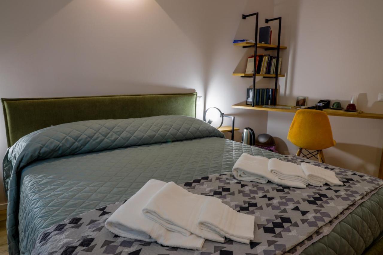 Отель Bed&Book Матера Экстерьер фото