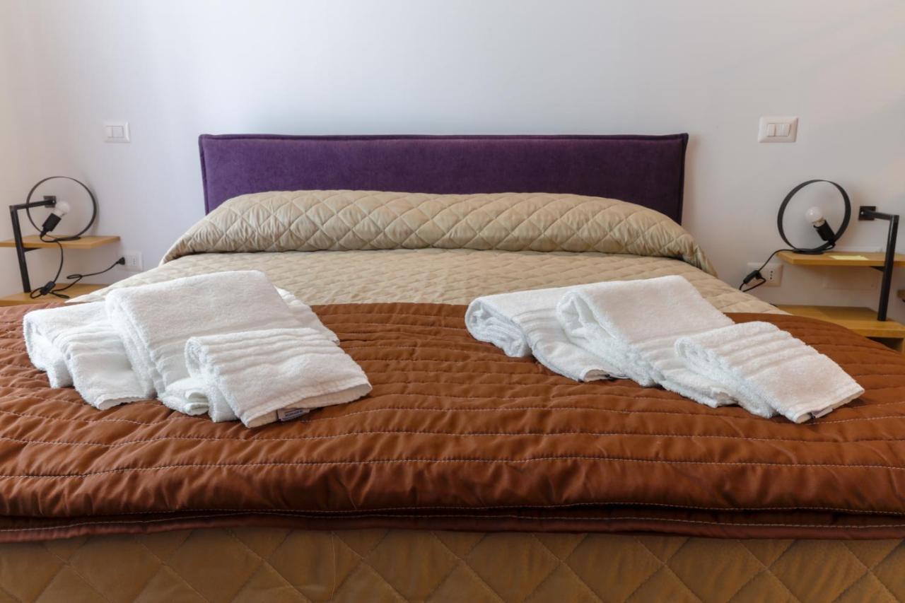 Отель Bed&Book Матера Экстерьер фото