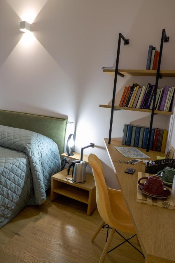 Отель Bed&Book Матера Экстерьер фото